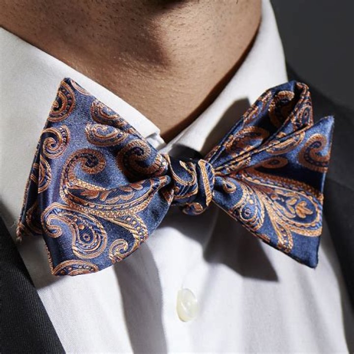 Are bowties in style?