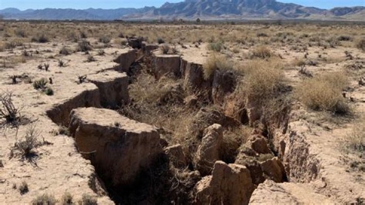 Are fissures in granite a problem?