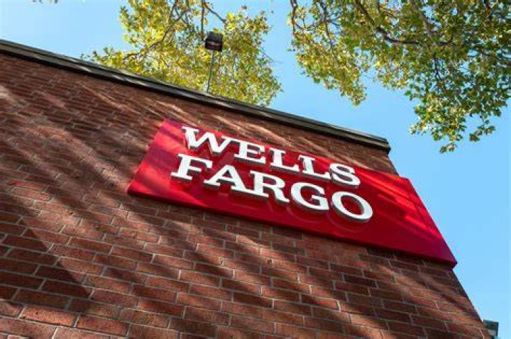 Did wells fargo ceo resigns?