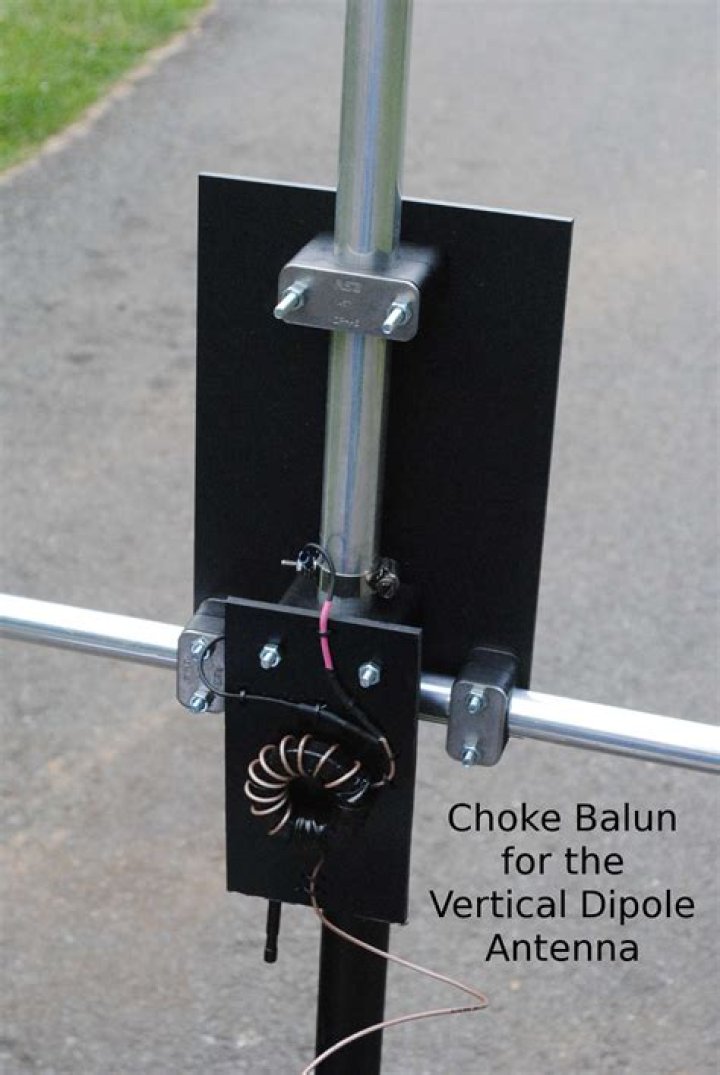 Does a vertical antenna need a balun?