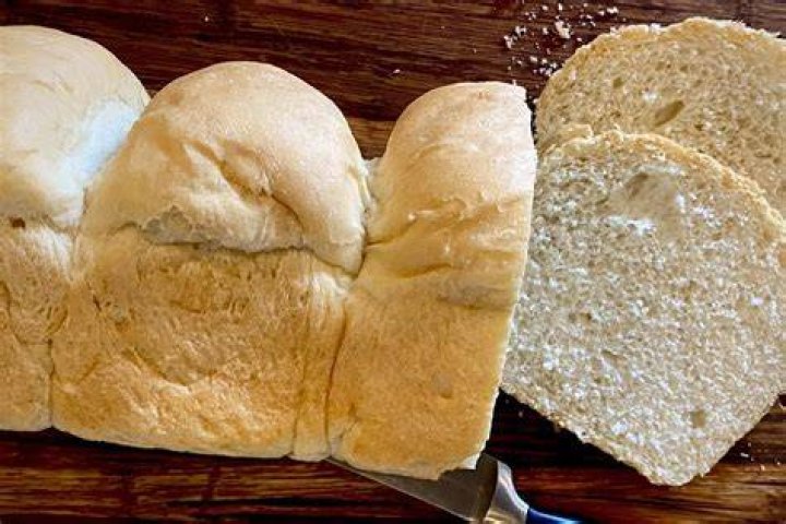 How do bread poultices work?