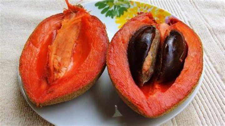 How do you eat a mamey?