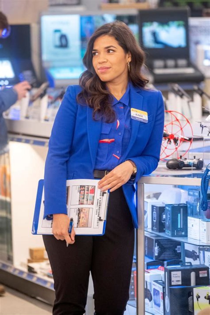 Is america ferrera leaving superstore?