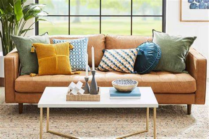 Should scatter cushions match?