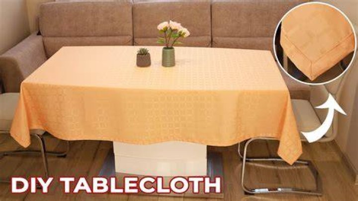 Should tablecloths go to the floor?