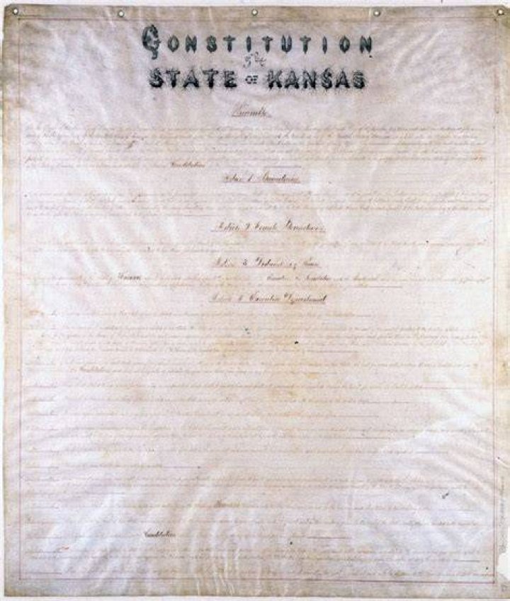 Was the lecompton constitution ever passed?