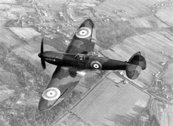 Was the spitfire a single seater?