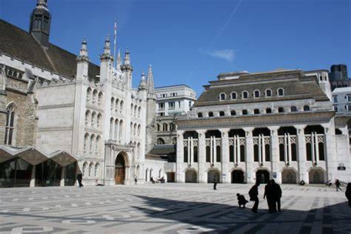 When was guildhall london built?