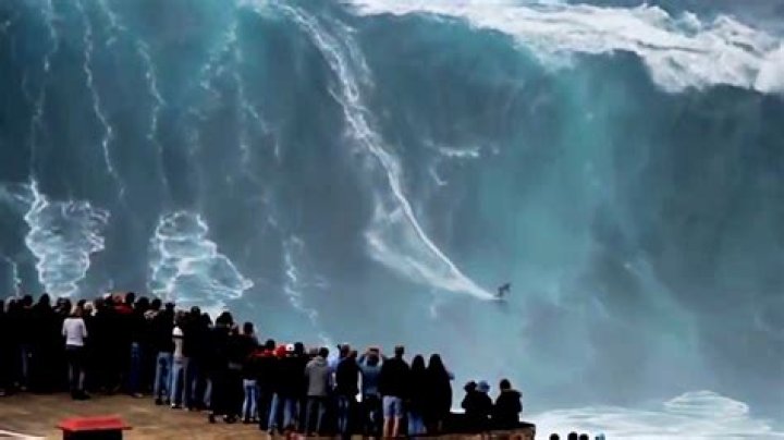 Where was the biggest wave ever surfed?