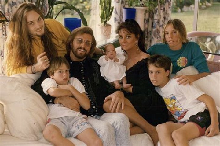Which of the bee gees are still living?